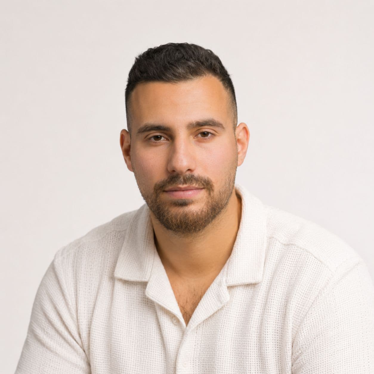 Portrait of Roee Haviv